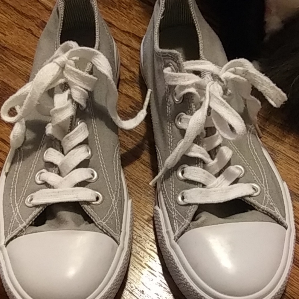 Canvas tennis shoes
